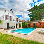 Lanima Villa *